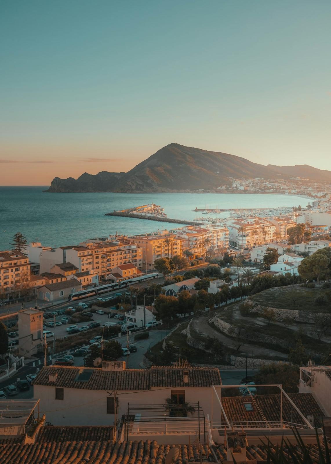 A Costa Blanca town beneath the mountains
